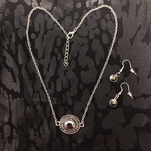 paparazzi Jewelry - NWT Necklace & Earrings